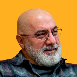 فرهاد قائمیان