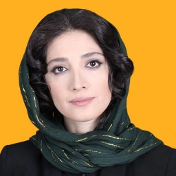 مینا ساداتی